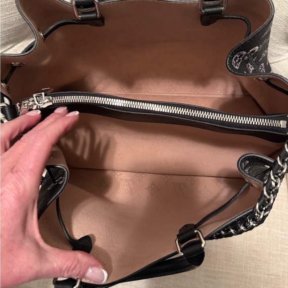 Louis Vuitton Mahina Bella - Picture 5 of 10